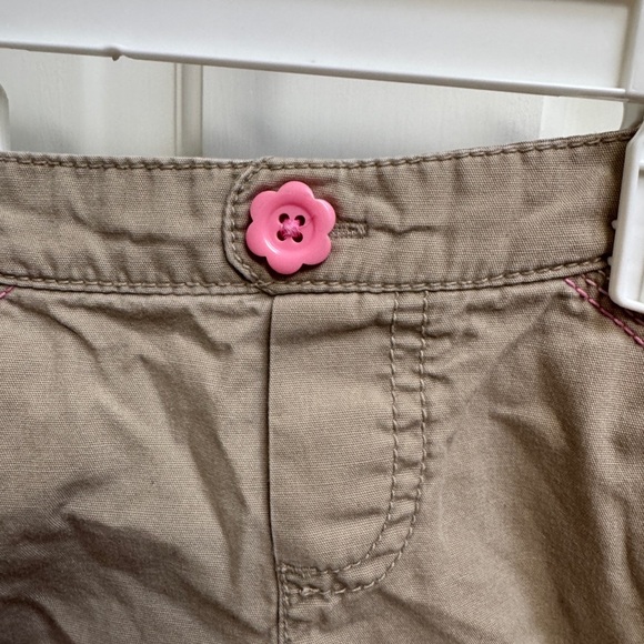 Circo 24M Girls Tan/Khaki and Pink Shorts with Floral Button - Picture 2 of 5